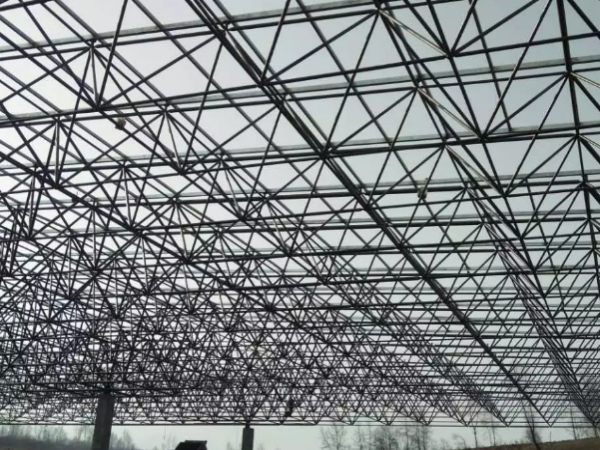 临湘螺栓球网架